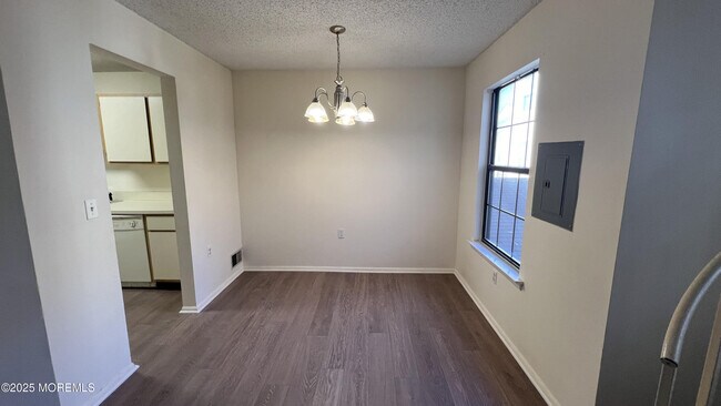 Foto del edificio - 1509 Dahlia Ct