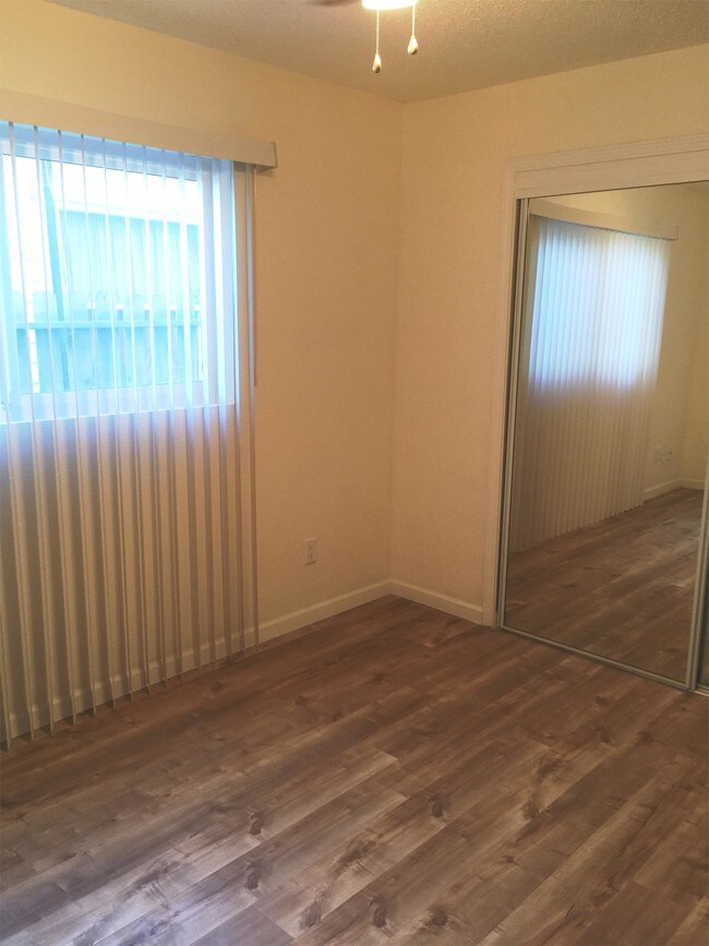 Building Photo - 814 17th St