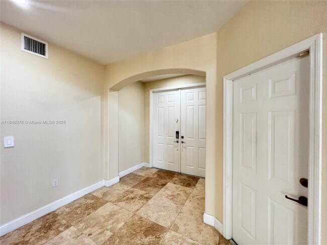 Building Photo - 8034 NW 111th Ct