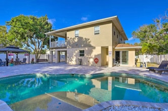 Building Photo - 2181 Poinciana Dr