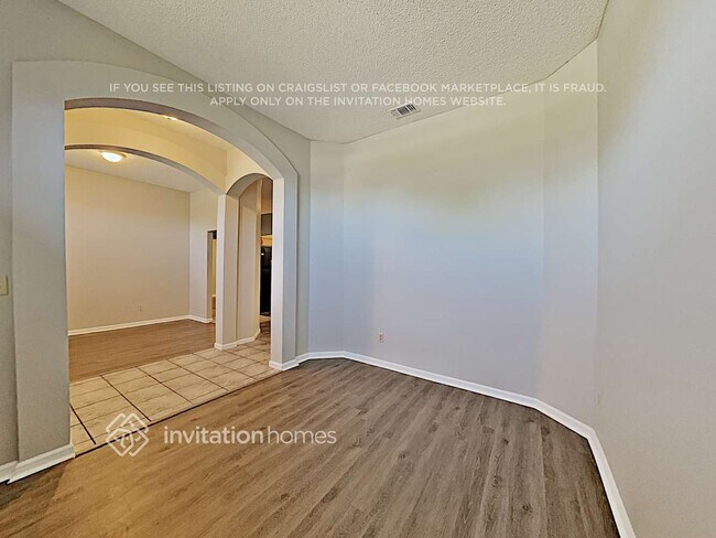 Building Photo - 12934 Staffordshire Dr S