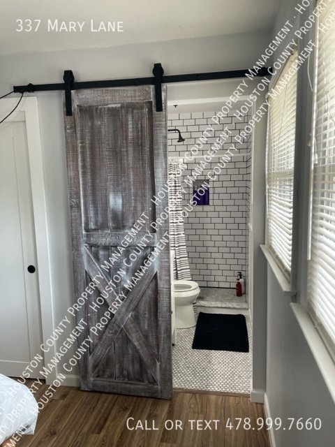 Foto del edificio - 337 Mary Ln