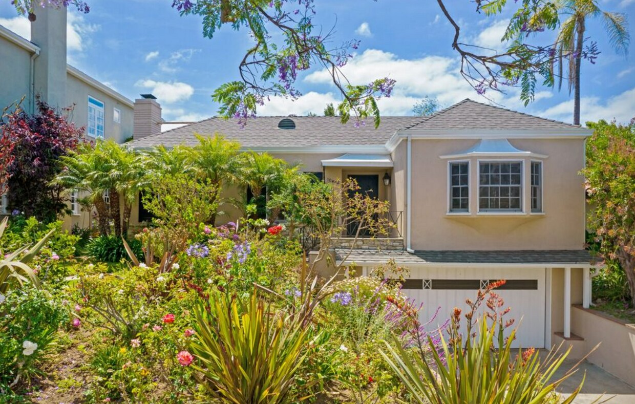 Foto principal - 10482 Wilkins Ave