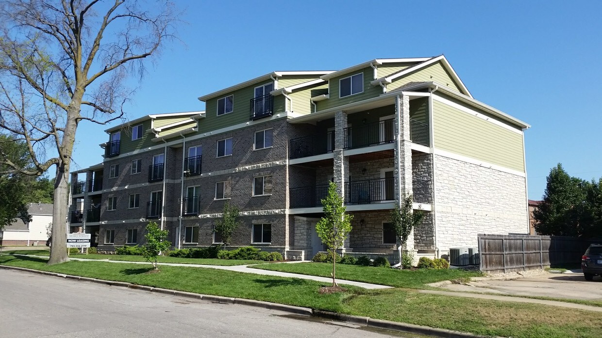 Moro Street Apartments 914 Moro Manhattan, KS