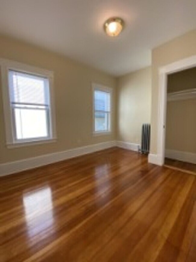 Foto del edificio - 303 Tappan St