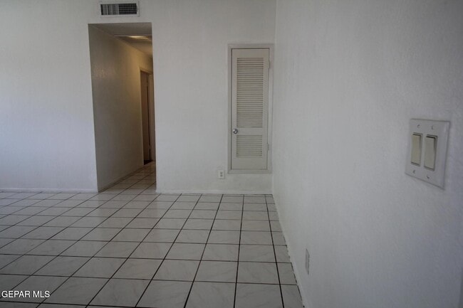 Building Photo - 9604 Gaza Dr