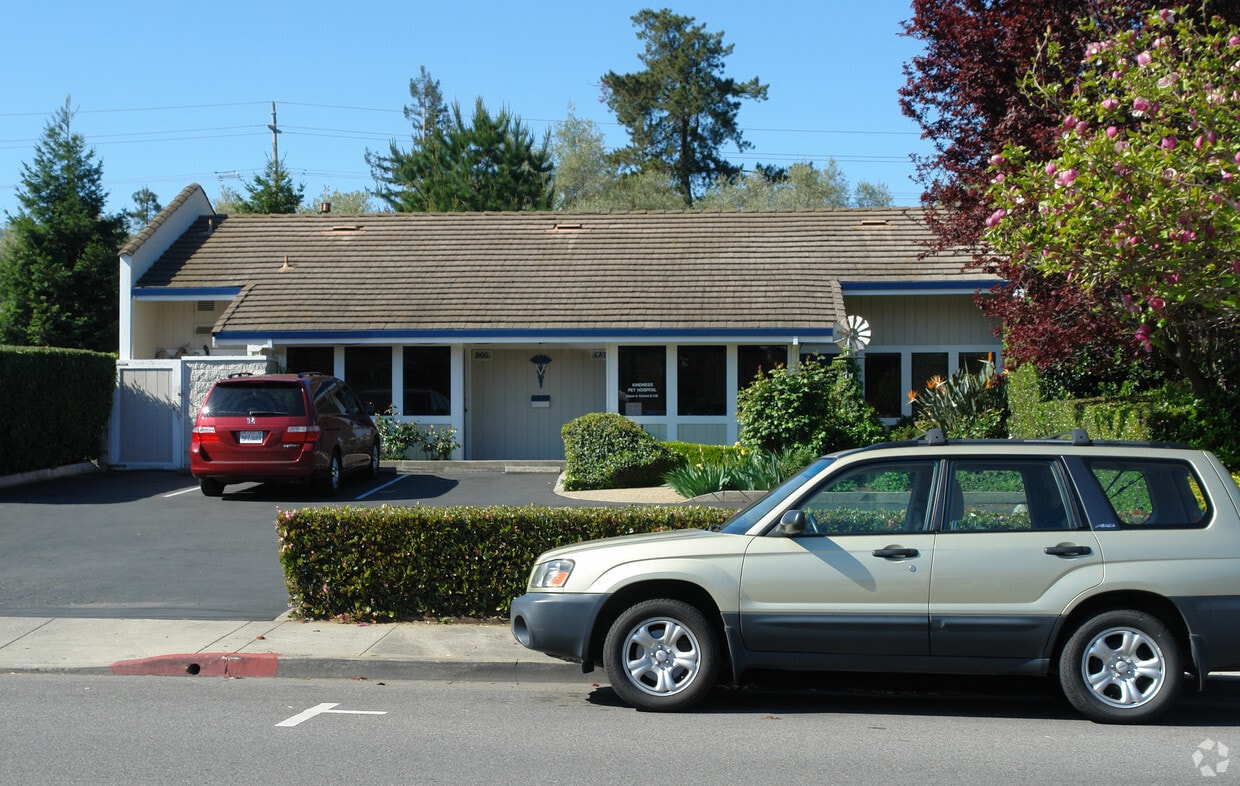 Primary Photo - 440 1st St