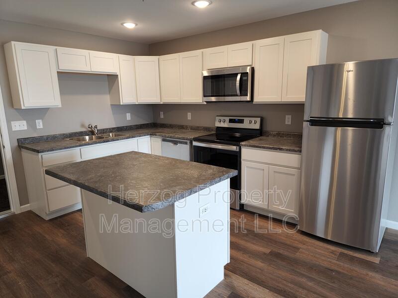 233 Legion Field Rd Unit Apt. 304, Marshall, MN 56258 Condo for Rent