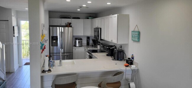 Building Photo - 1550 S Ocean Dr