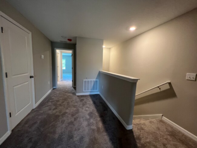 Building Photo - 23269 Willow Glen Way
