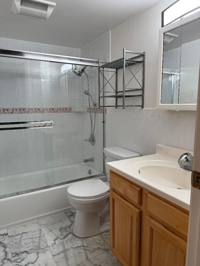 Building Photo - 39 Lakewood Ave