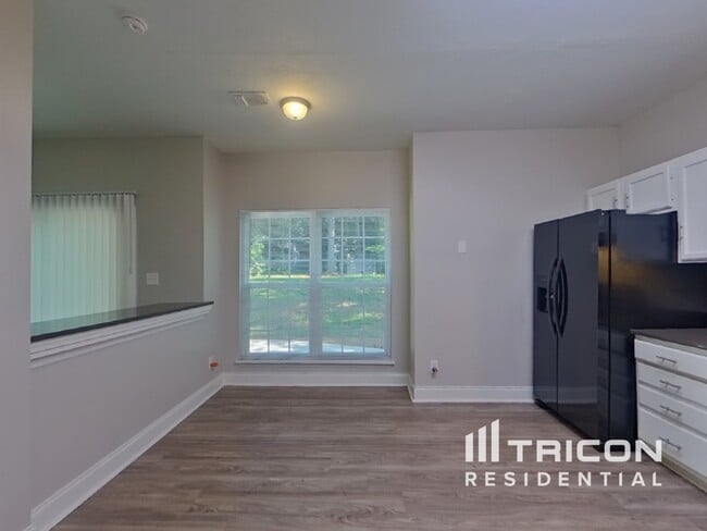 Building Photo - 5604 Bluff Ct