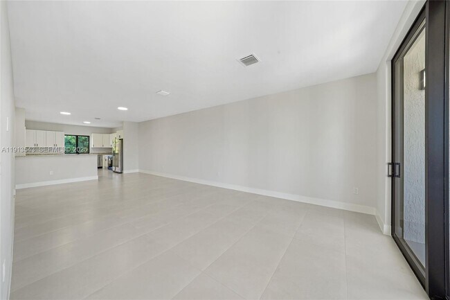 Foto del edificio - 4313 E 8th Ct