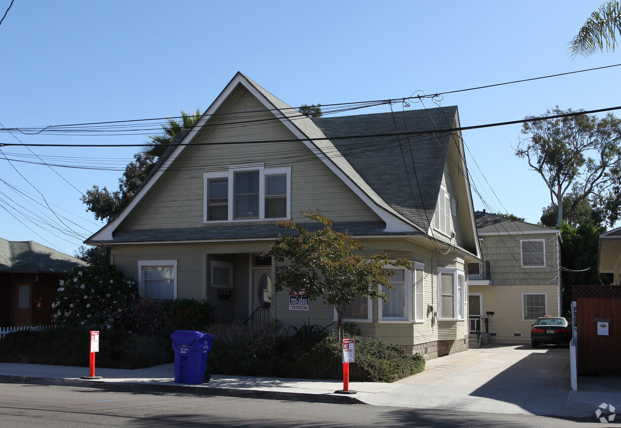 Primary Photo - Hillcrest Victorian