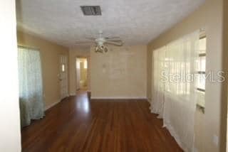 Building Photo - 905 Marion Dr