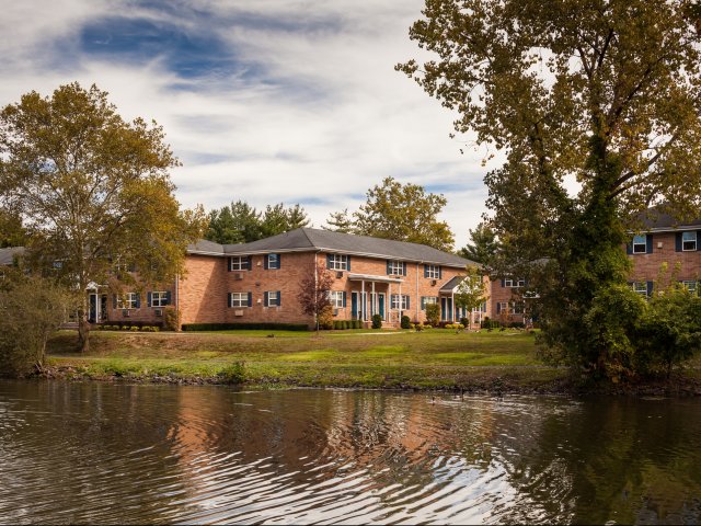 Building Photo - Dorchester Manor Apartments