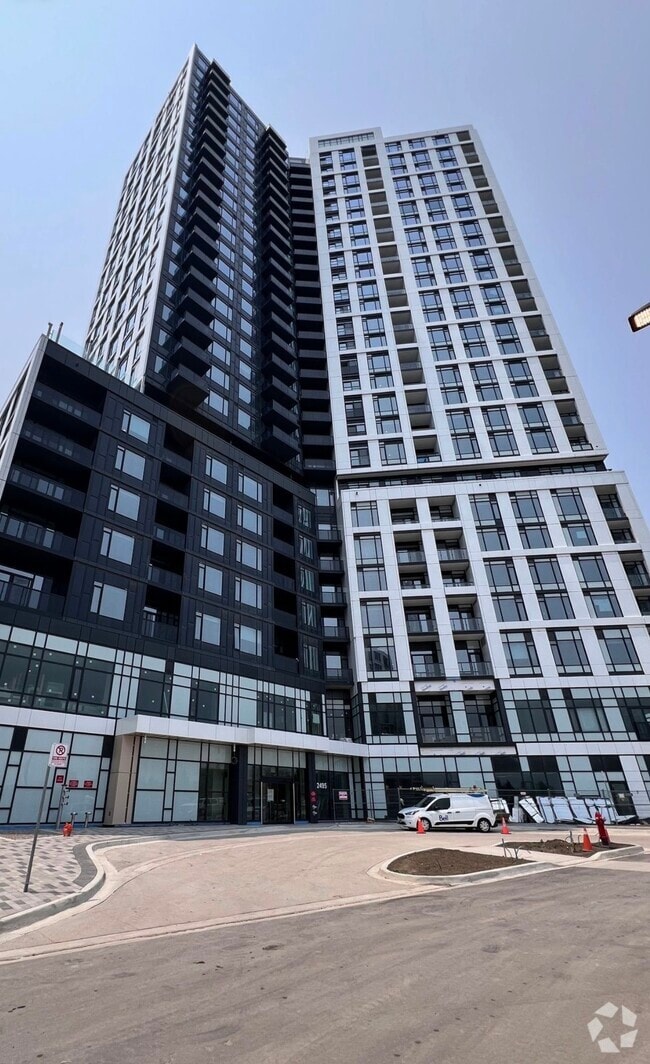 Building Photo - 2495 Eglinton Av W
