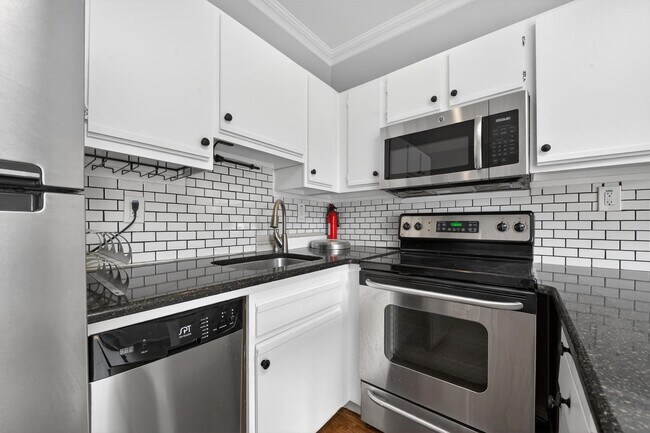 Building Photo - 354 1st St
