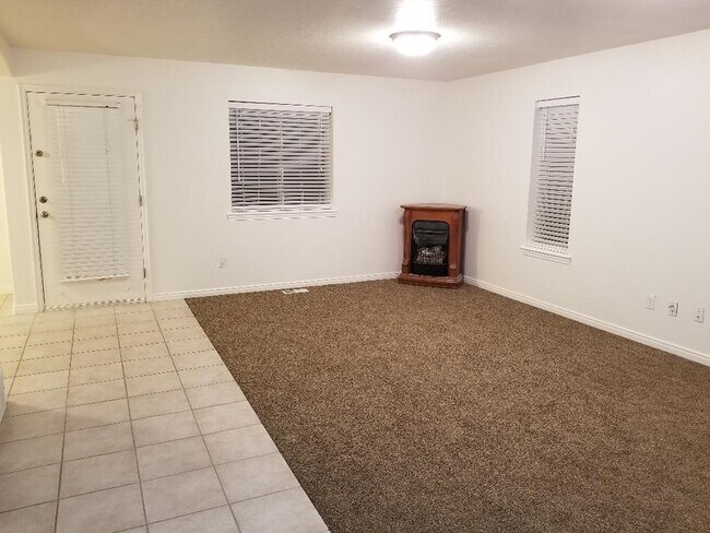 Building Photo - 729 Apple Grove Ln