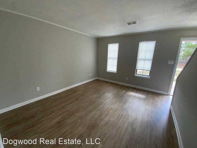 Building Photo - 2 br, 1.5 bath House - 2921 Tobacco Rd A