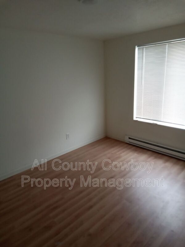 Building Photo - 705 Ferris Ct