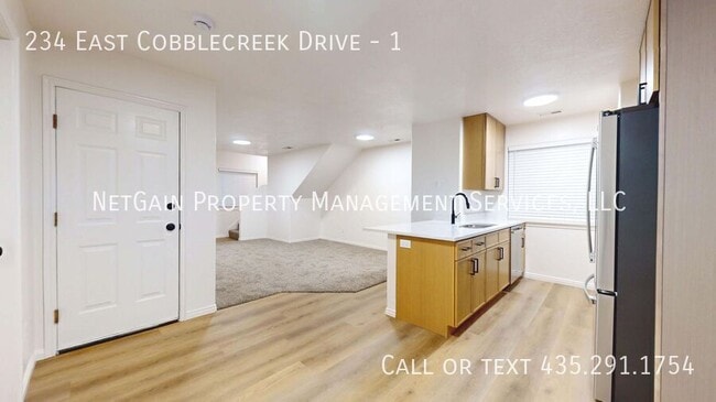 Building Photo - 234 E Cobblecreek Dr