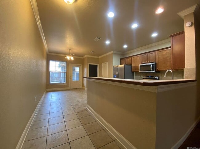 Building Photo - 4848 Windsor Village Dr