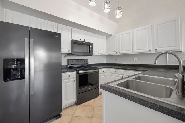 Foto del edificio - One Bedroom One Bathroom Condo Great Ameni...