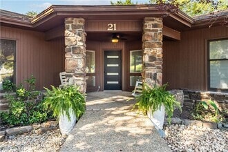 Building Photo - 21 Cora Cir