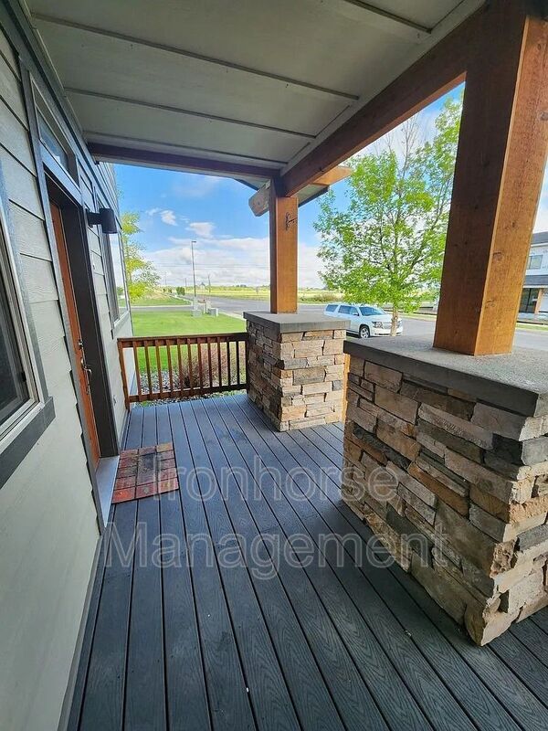 Building Photo - 2685 Typha Court