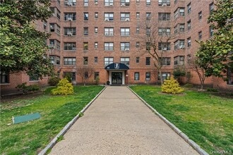 Building Photo - 33 William St