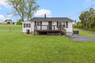 Building Photo - 207 Morelock Dr