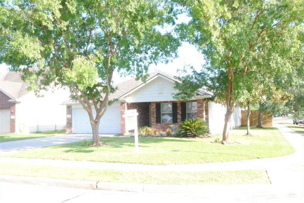 Primary Photo - 5302 Cinnamon Lake Dr