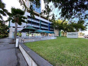 Building Photo - 909 Kapiolani Blvd