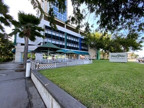 Building Photo - 909 Kapiolani Blvd