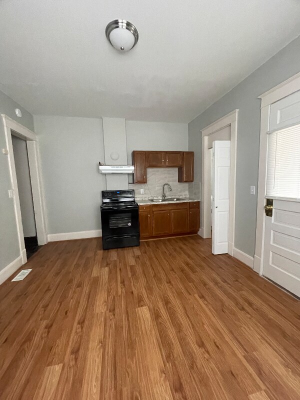 Foto del edificio - 22 Hendricks Pl