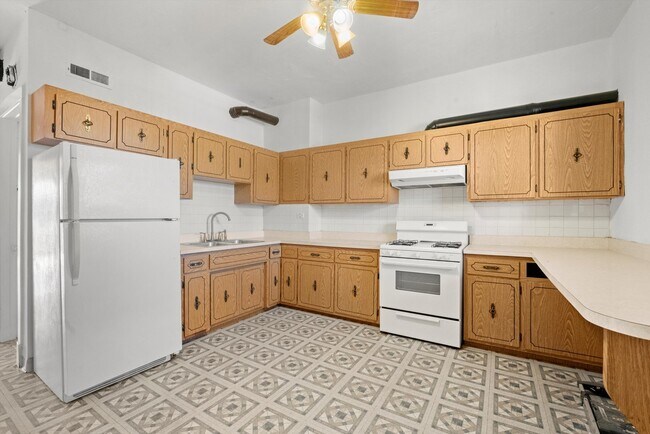 Foto del edificio - 5702 Cermak Rd