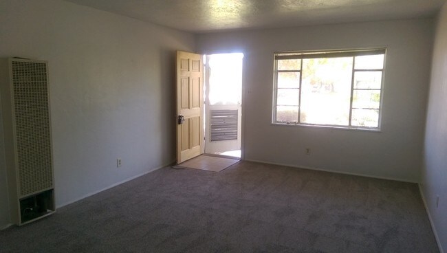 Building Photo - 440 Monroe St NE, Apartment A