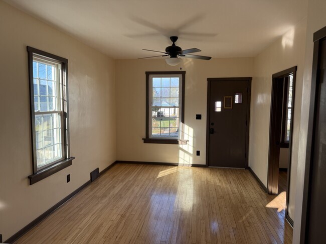 Vivir con orientación al norte - 3747 E Pulaski Ave