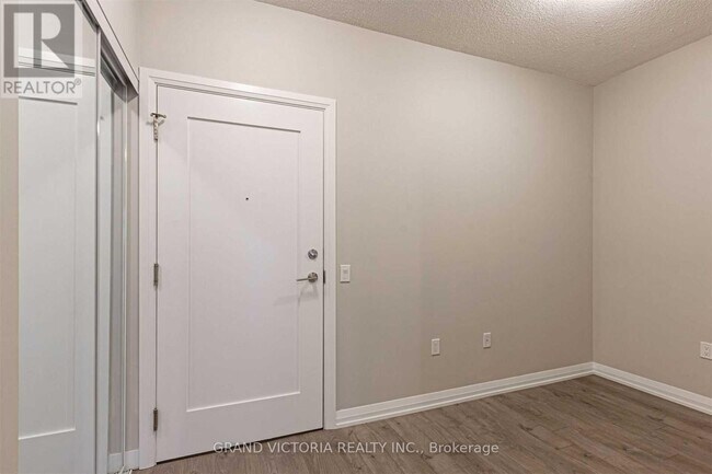 Photo du bâtiment - 65 Watergarden Dr