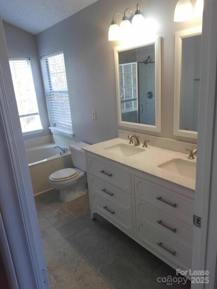 Foto del edificio - 7334 Reynard Ln