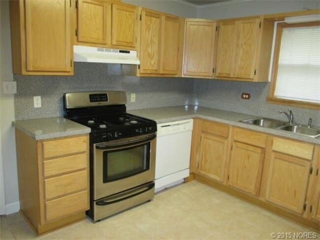 Building Photo - 2 Bed 1 Bath Rental Home - Tulsa