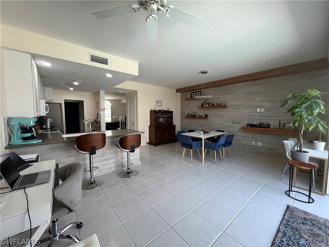 Building Photo - 6024 Towncenter Cir
