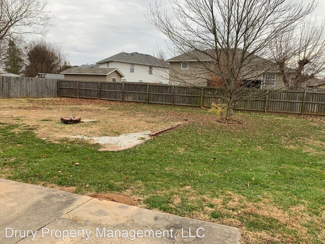 Building Photo - 3 br, 2 bath House - 3940 S. El Amber Ave