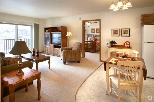 Building Photo - River Shores Regency House