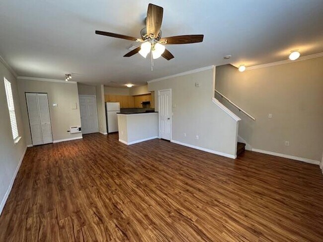 Building Photo - 2 Bedroom 2 Bathroom Townhome is Siena at Celebration with attached 2 Car Garage