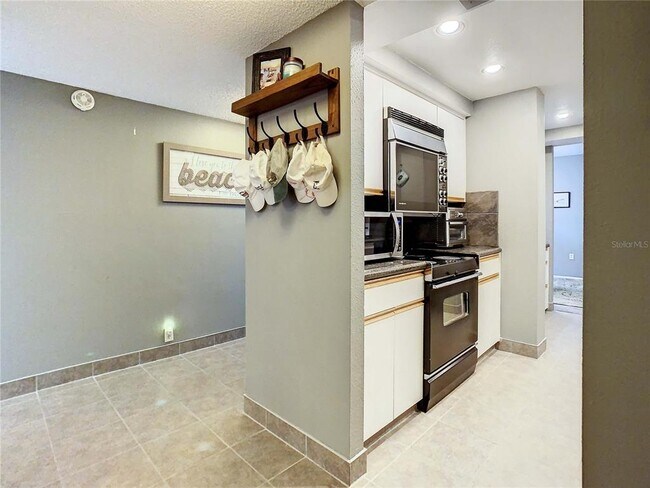 Foto del edificio - 632 Edgewater Dr