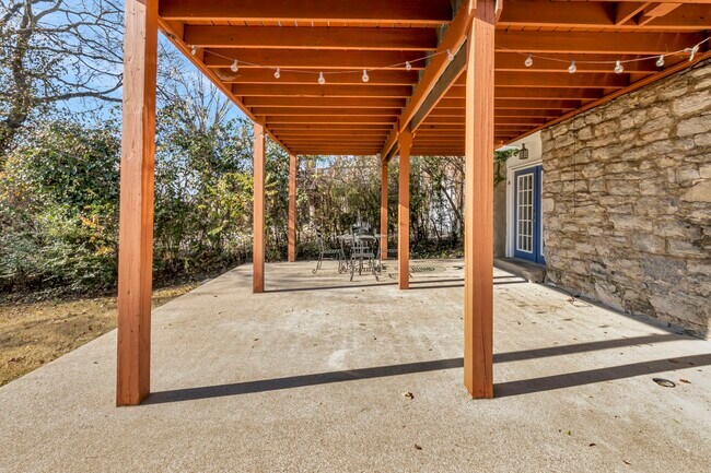 Foto del edificio - 2817 Blair Blvd