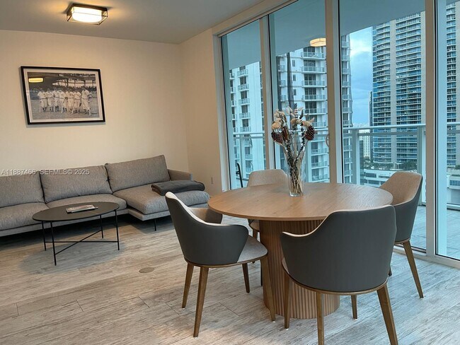 Foto del edificio - 1080 Brickell Ave