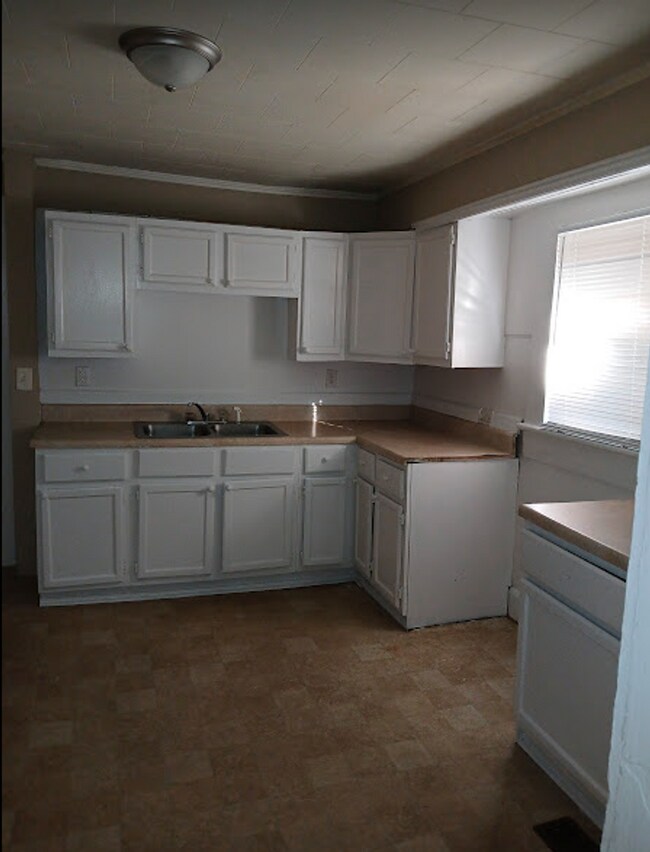 Foto del edificio - NOW AVAILABLE!! MOVE IN READY! MUST SEE ME!